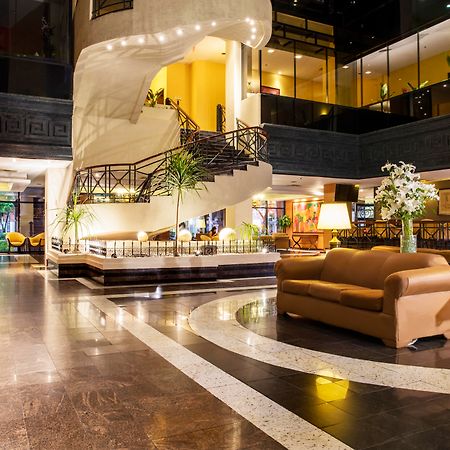 Hotel Krystal Monterrey Extérieur photo