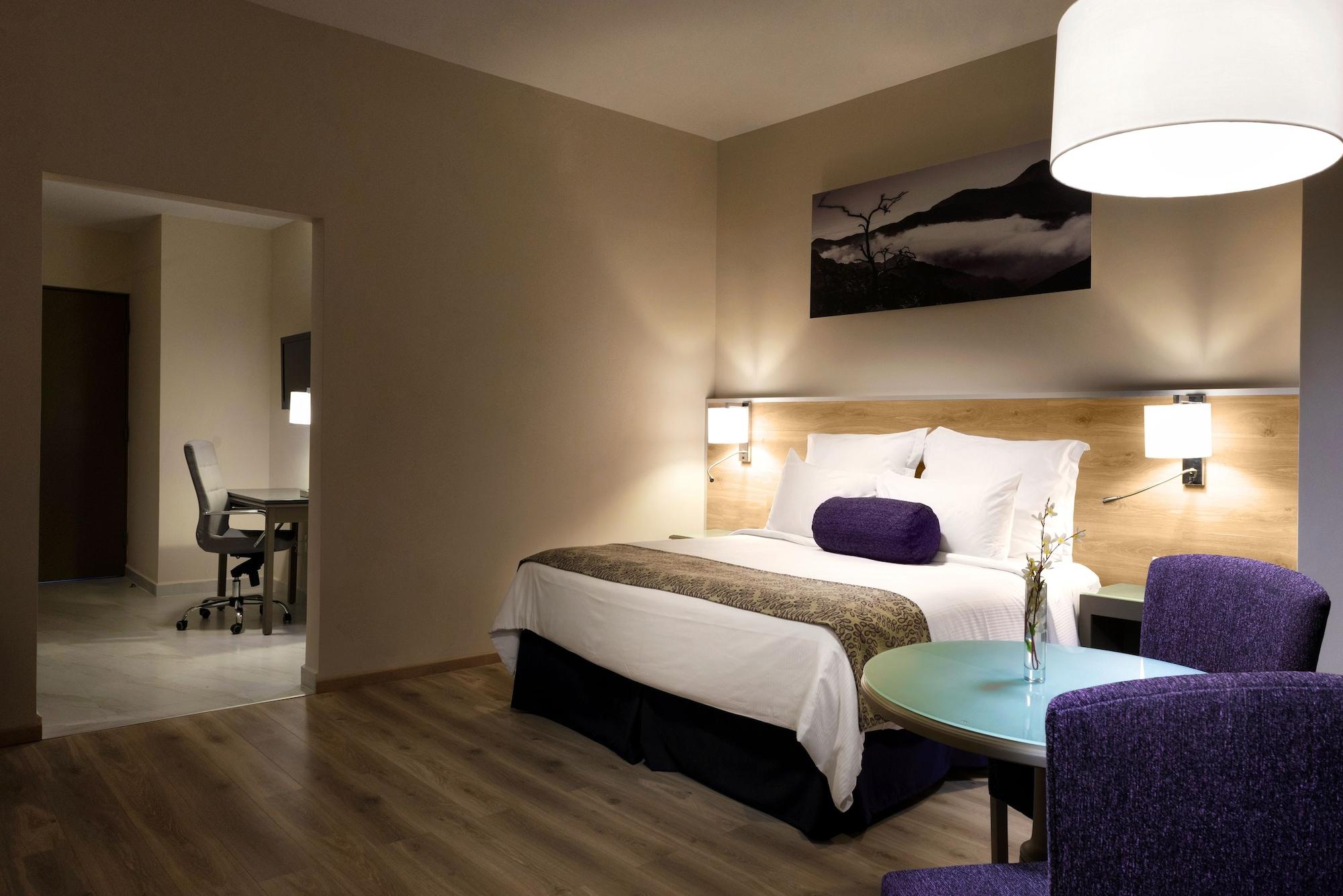 Hotel Krystal Monterrey Extérieur photo