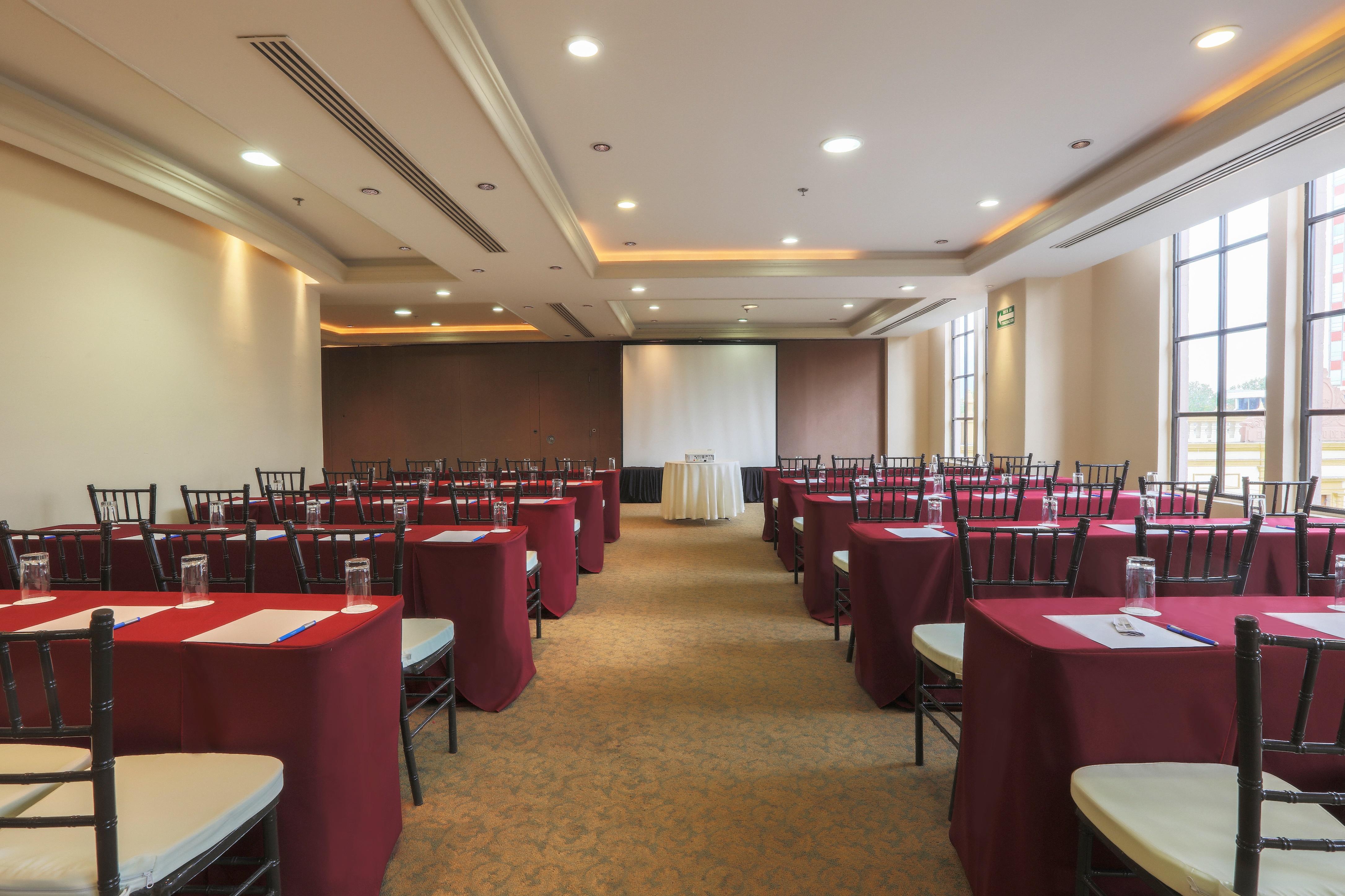Hotel Krystal Monterrey Extérieur photo